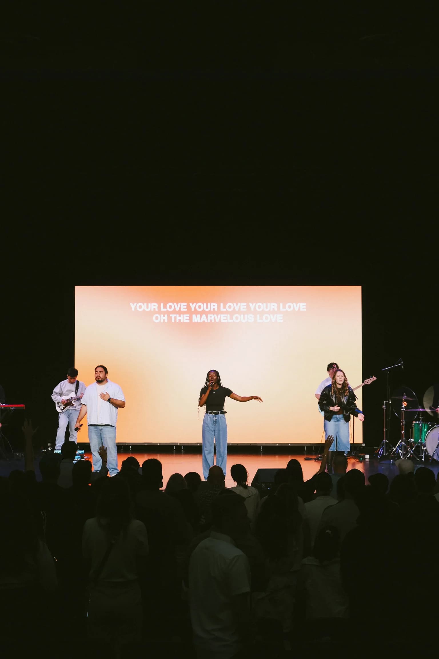 Qohr LED wall installed at Zoe Church